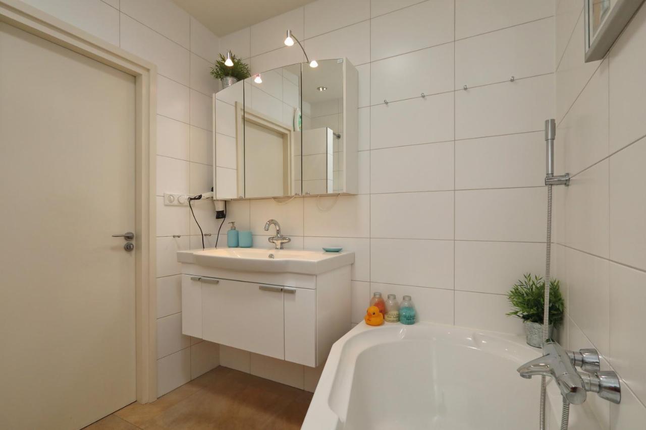 Sunnybeachhouse Aan Het Bos, Tussen Zee En Meer. ノールトウェイケルハウト　 エクステリア 写真
